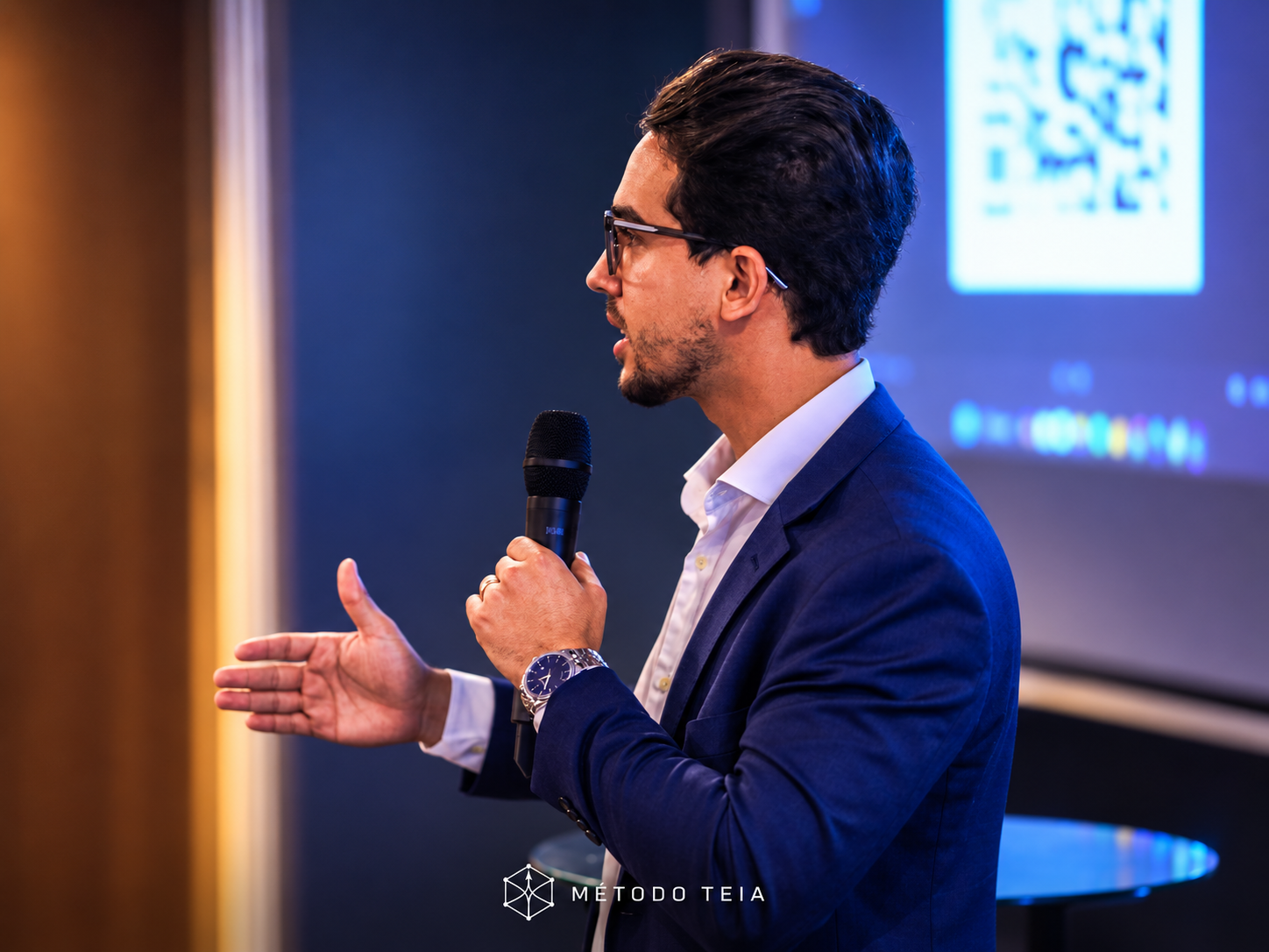 Gabriel Cunha apresentando em evento do Método TEIA